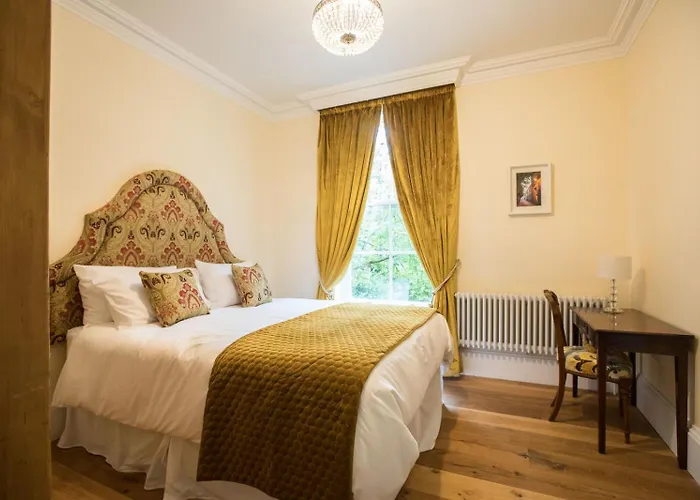 Bishop'S Gate Hotel